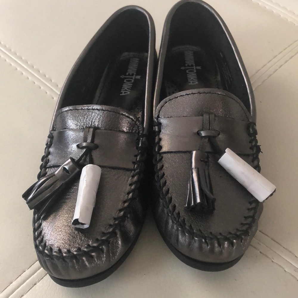 Minnetonka Women’s Grace Moccasins Gunmetal